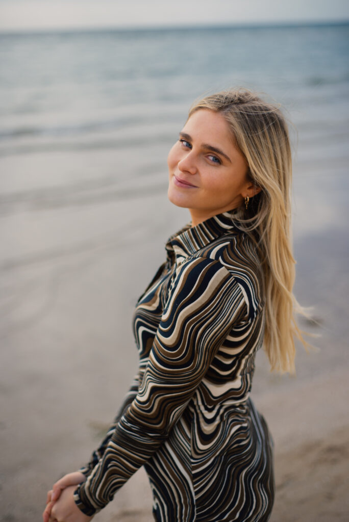 Kelsey Lampard as Larissa